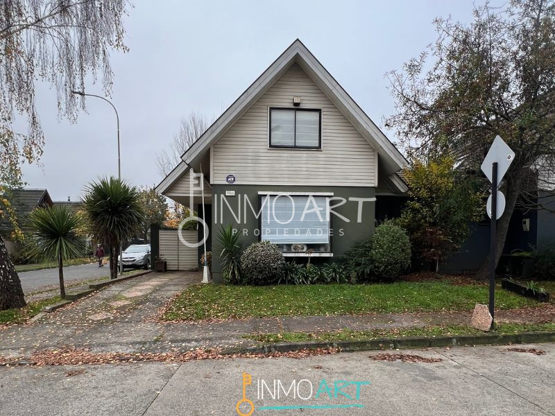 En Venta casa en Lomas de Mirasur, sector poniente, Temuco. 